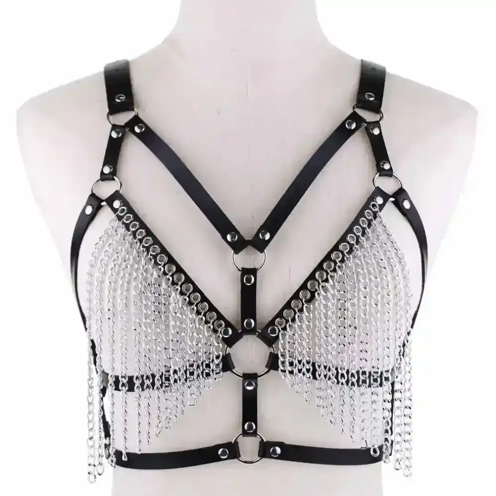 arnés de cuero con diseño provocativo