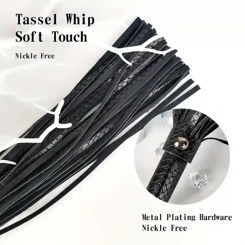 esposas cuero con latigo borlas