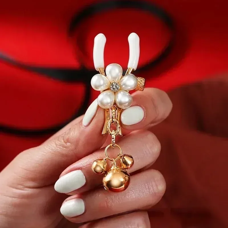 pinzas metálicas con peso y forma y