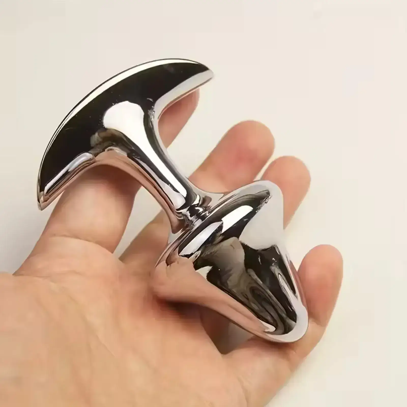 isensualflow es plug anal de metal con gema decorativa